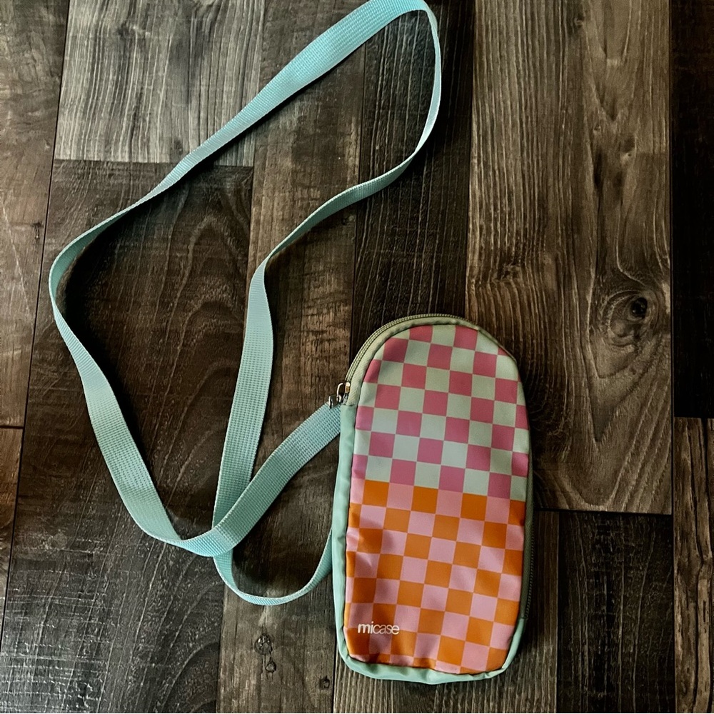 Tech Pouch Crossbody EUC